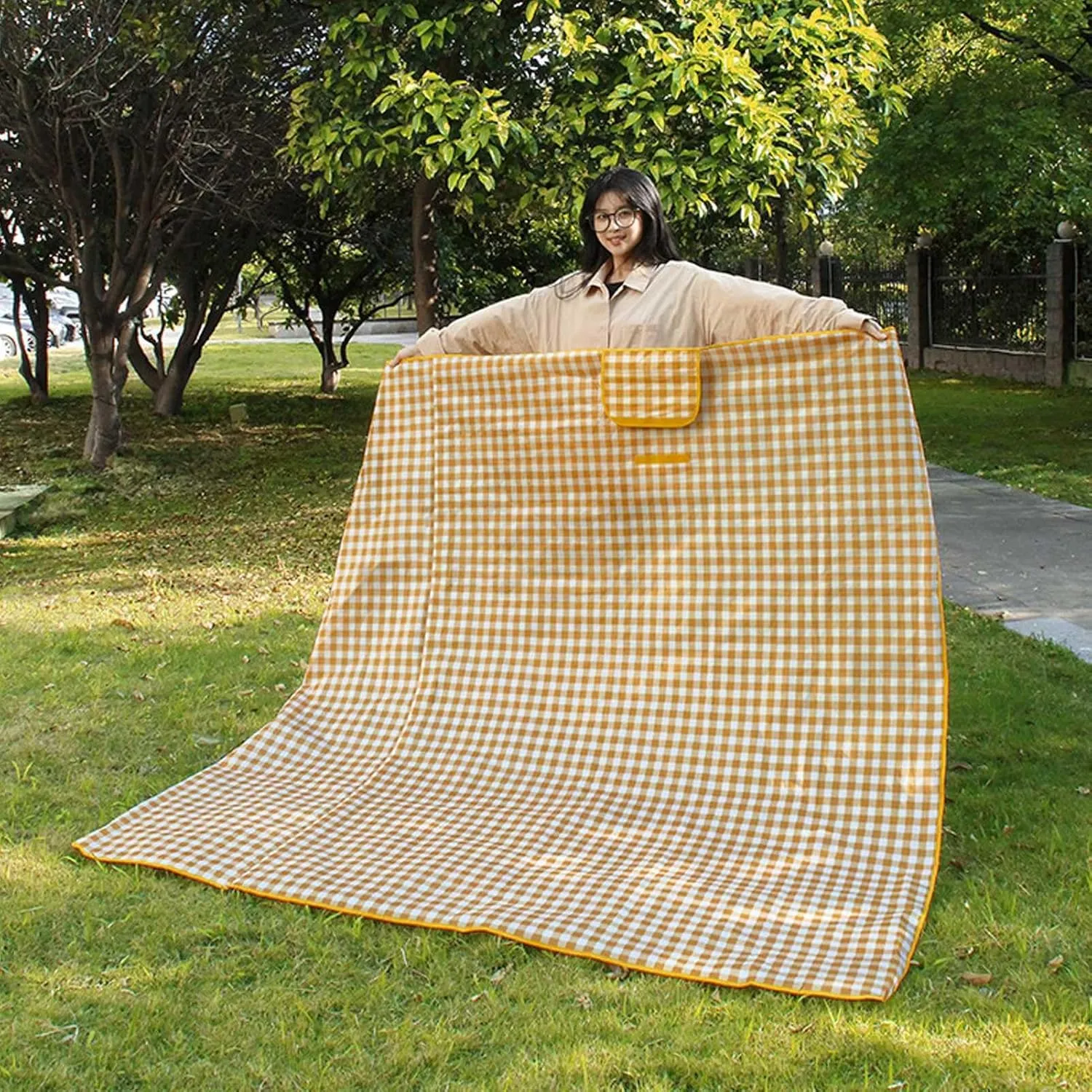 Beach Mat Outdoor Picnic Blanket Foldable Thicken Oxford Cloth Camping Blankets for Family Traveling, Open Air Concerts, (150x200cm / 59.1x78.7in)
