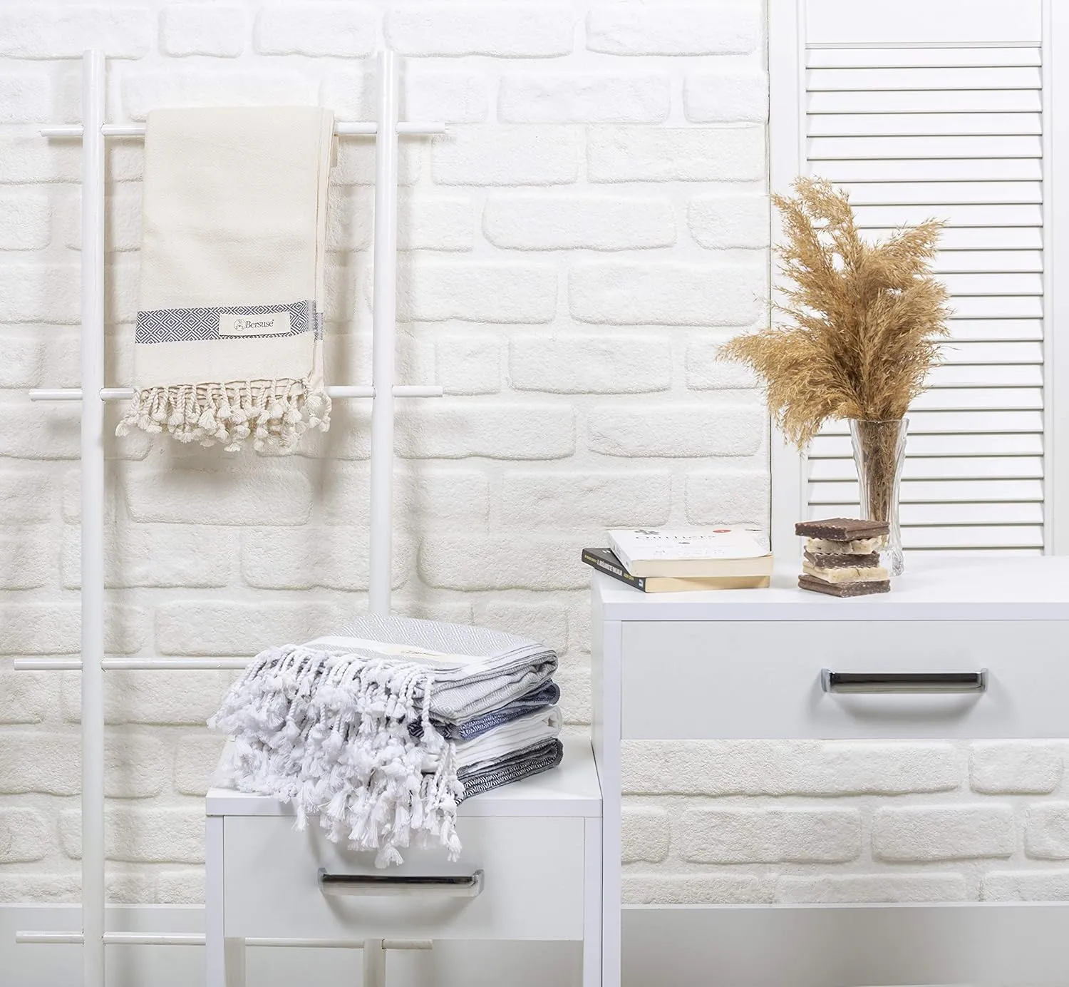 Bersuse 100% Cotton Laodicea Turkish Towel Bath Towel Beach Towel Pool Towel - Beach Essentials for Your Beach Bag - 37x70 Inches, Natural White