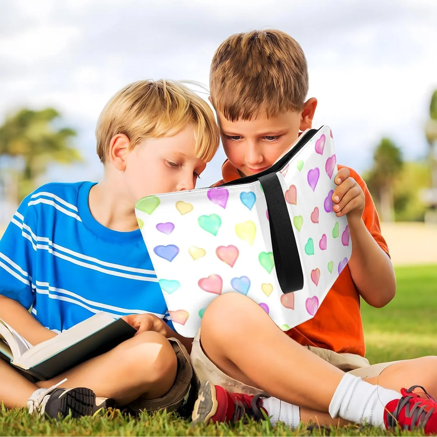 Card Binder 4 Pocket Trading Card Binder Holds 400 Cards with 50 Removable Sleeves for Boys Girls Game Cards Sports Cards Colorful Valentine's Day Love Hearts