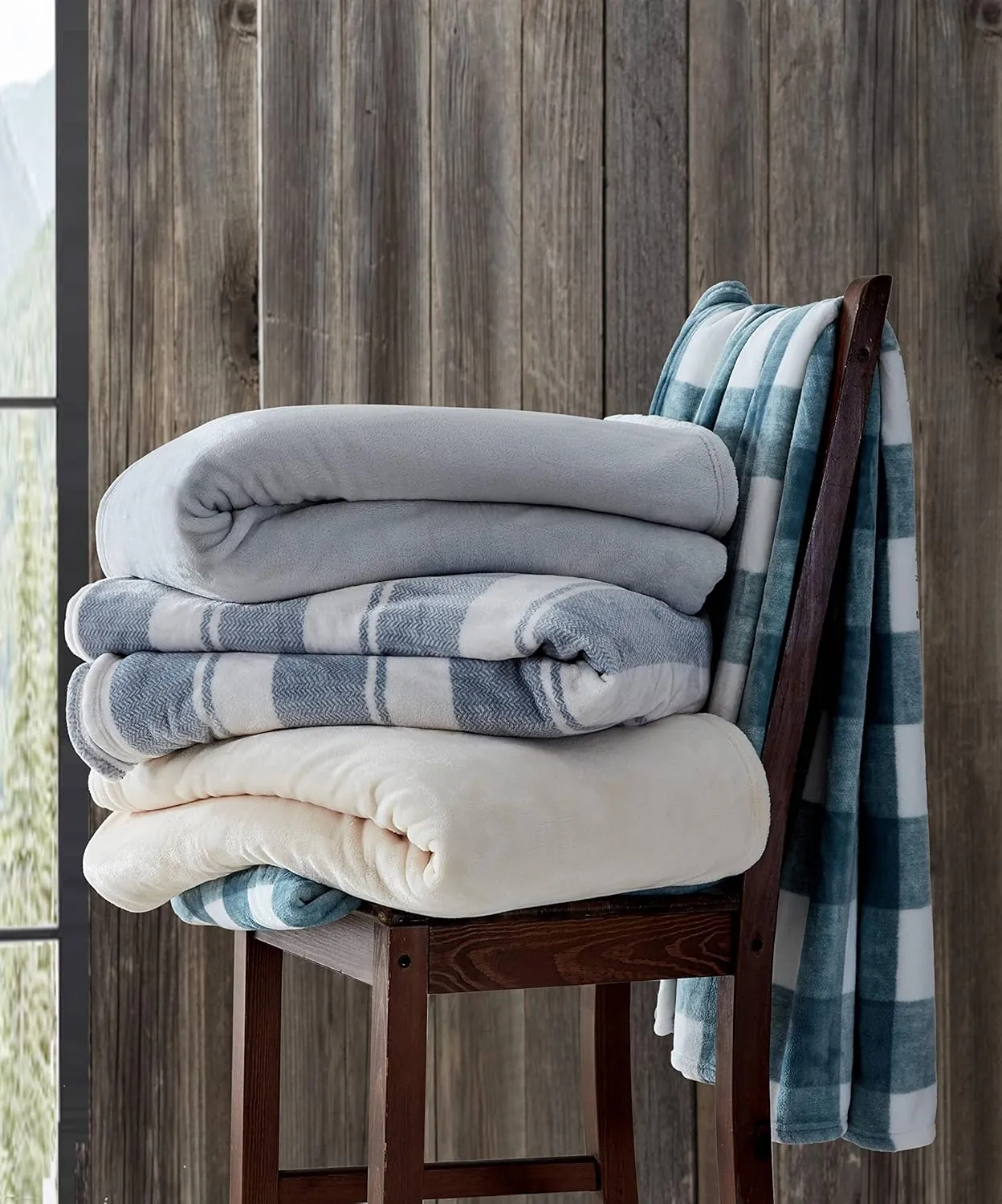 Eddie Bauer - Queen Blanket, Ultra Plush Bedding, Lightweight Home Decor for All Seasons (Grey, Queen)