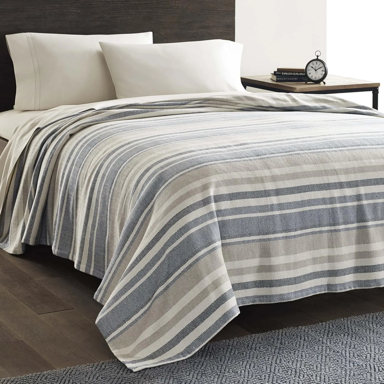 Eddie Bauer - Twin Blanket, Lightweight Cotton Bedding, Home Decor for All Seasons (Herringbone Blue Stripe, Twin)