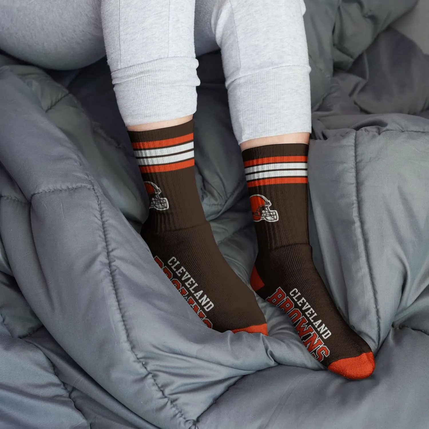 For Bare Feet Youth NFL 4-Stripe Deuce Quarter-Length Socks