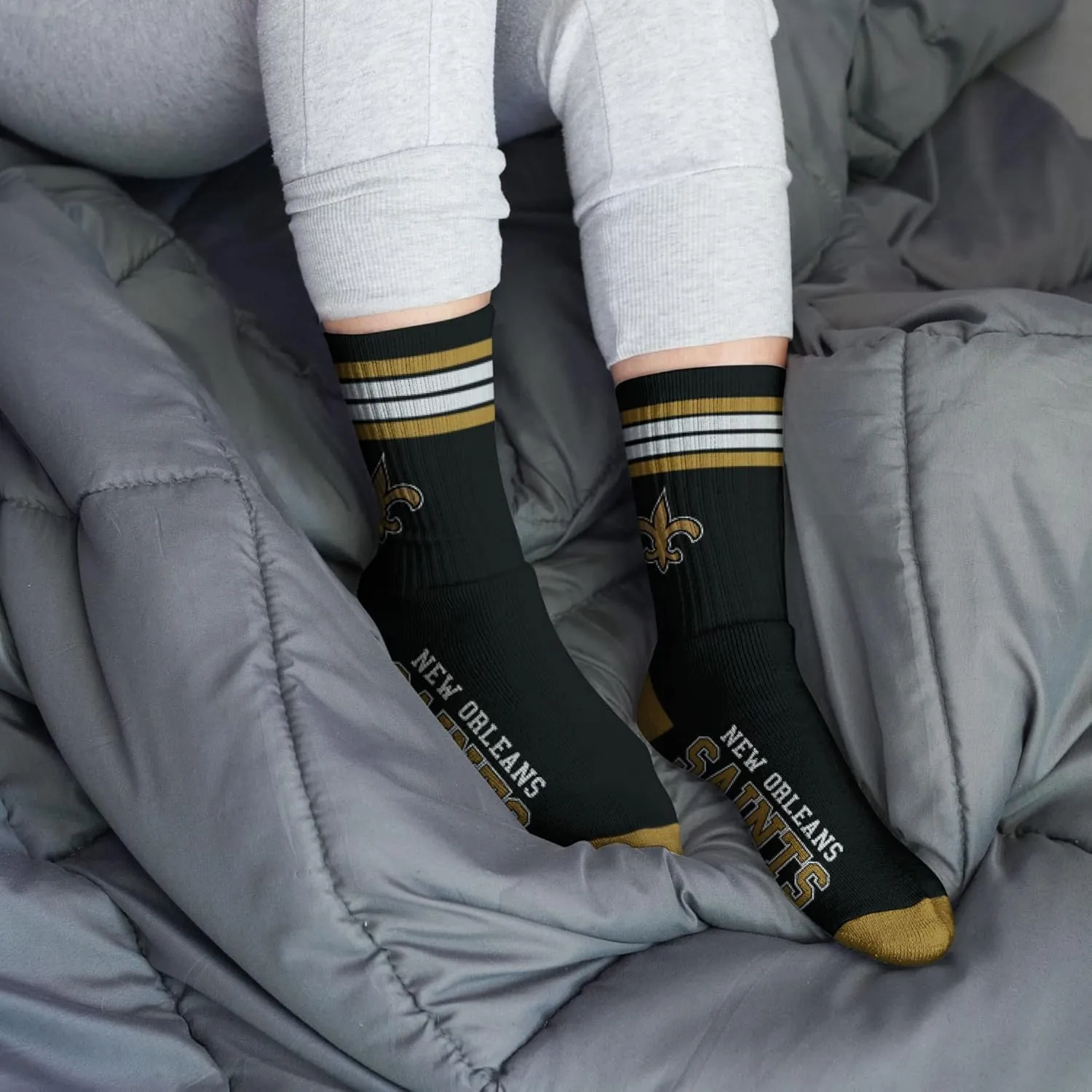 For Bare Feet Youth NFL 4-Stripe Deuce Quarter-Length Socks