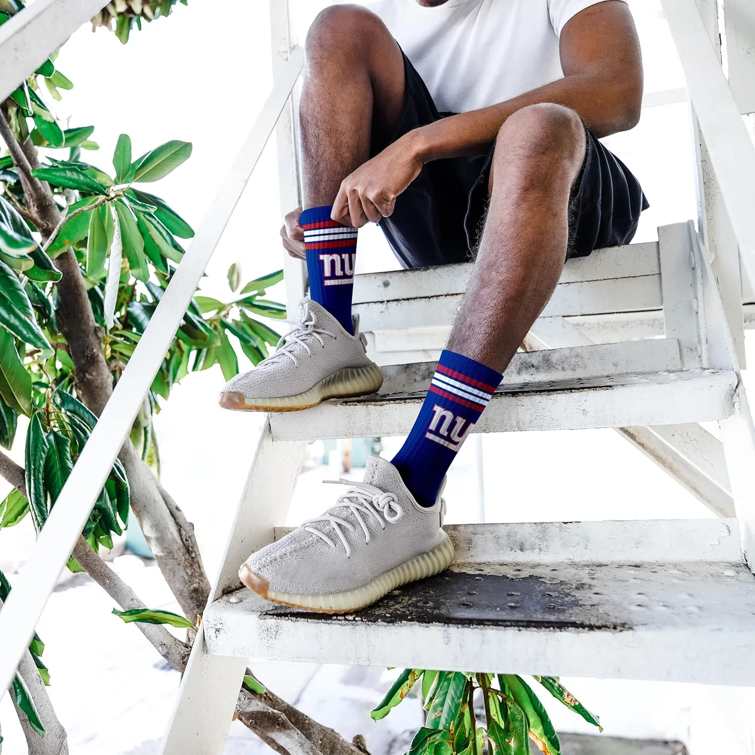 For Bare Feet Youth NFL 4-Stripe Deuce Quarter-Length Socks