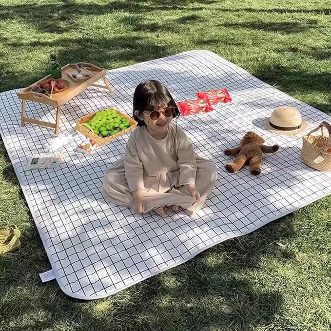 K Y KANGYUN Extra Large Picnic Blanket Outdoor Beach Blankets, Water-Resistant Foldable Sandproof Blankets Cute Picnic Mat for Beach, Camping Grass Lawn Park Mats (White, 80x80 in)