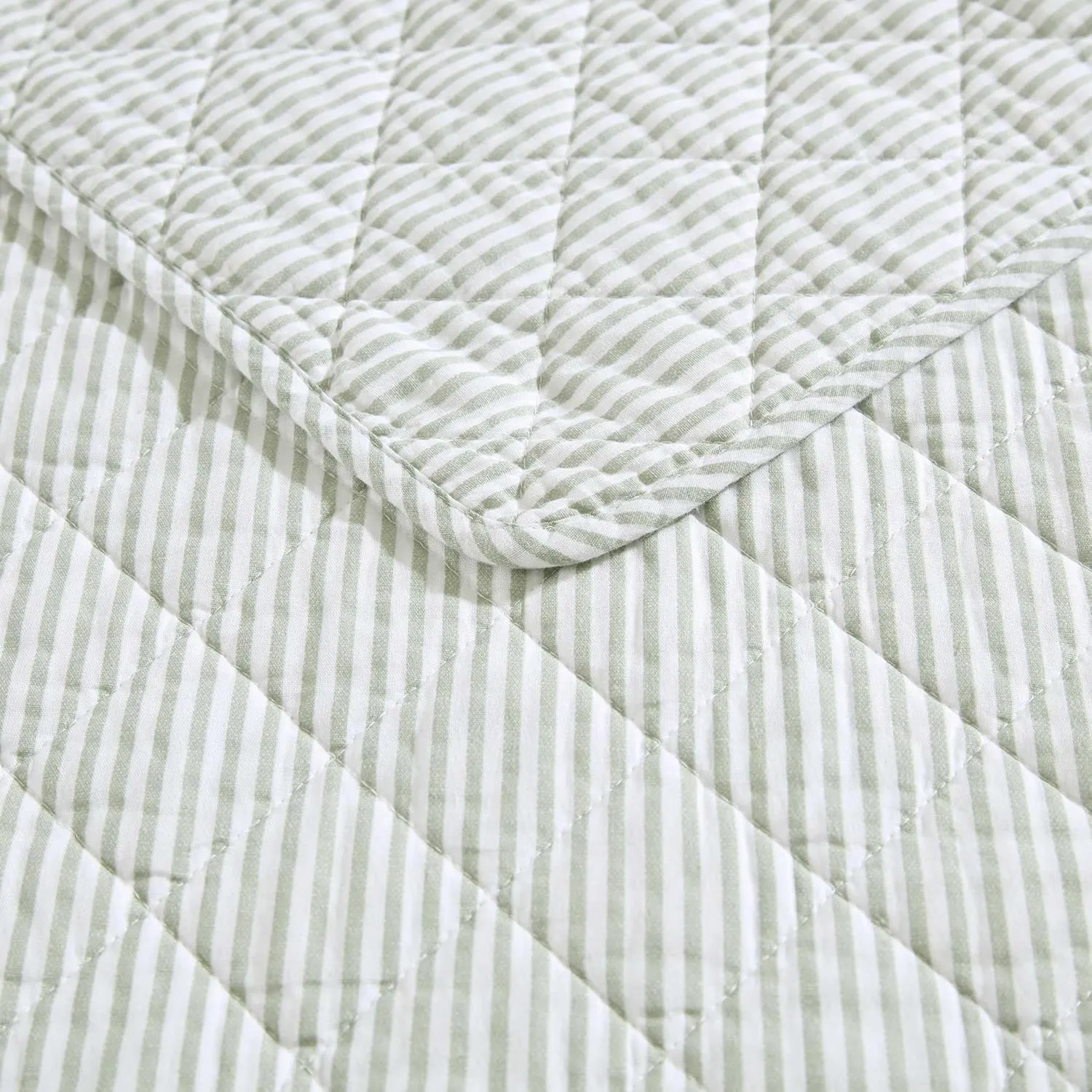 Laura Ashley - Full/Queen Quilt Set, Simple, Comfortable and Breathable Bedding with Matching Sham(s), Super Soft and Cozy Home Decor (Oxford Stripe Green, Full/Queen)