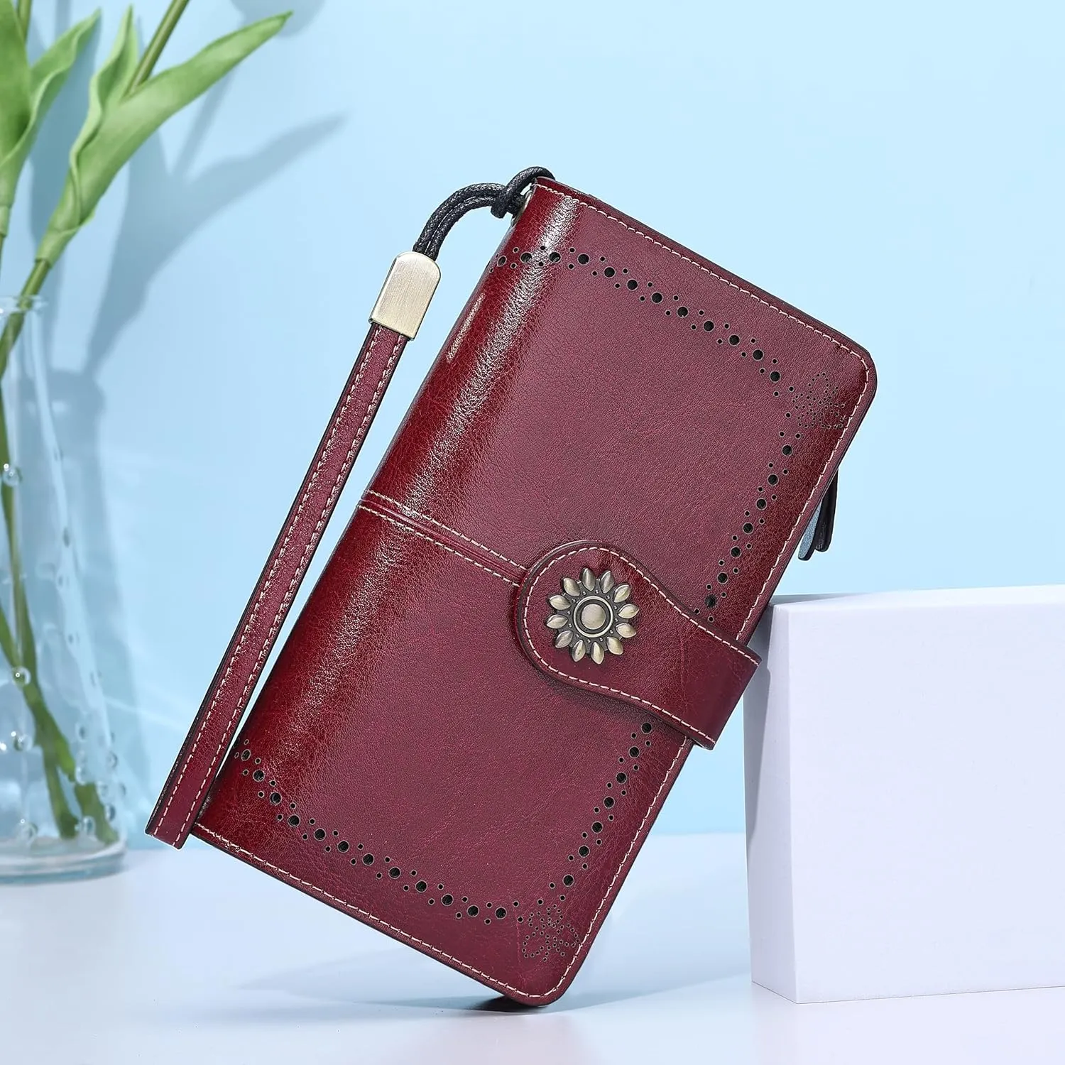 Lavemi Womens Large Capacity Genuine Leather RFID Blocking Wallets Wristlet Clutch Card Holder