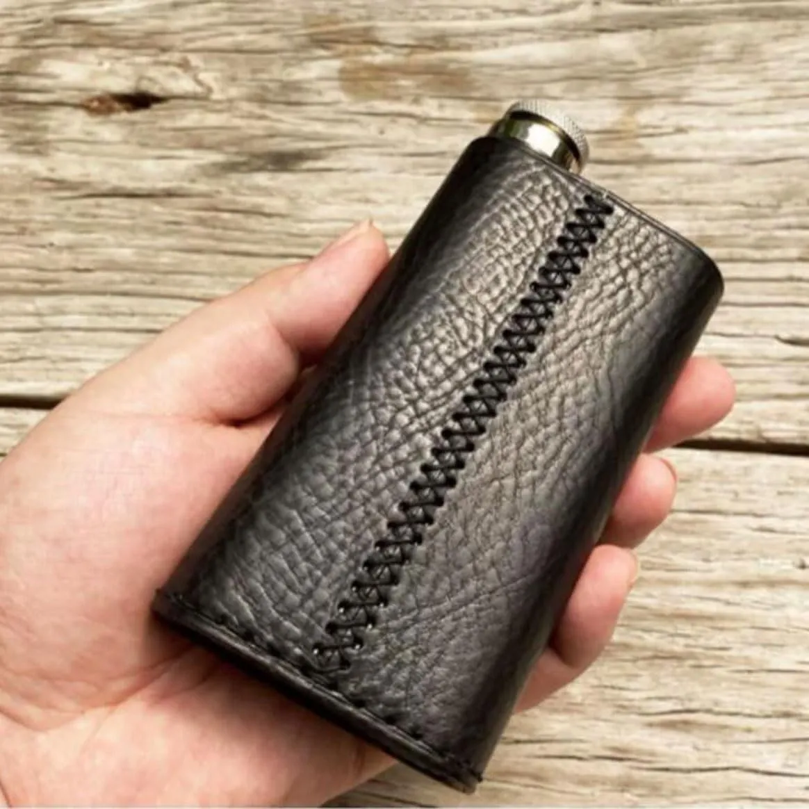 Outdoor Travel Flasks 304 Stainless Steel Flasks for Liquor for Men Wedding Party Birthdays 150ml Small Flasks(Red)