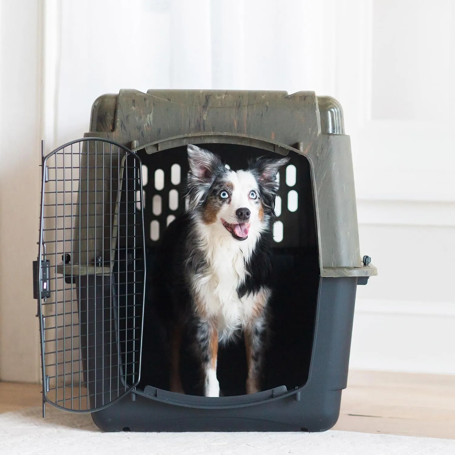 Petmate Ruffmaxx Camouflage Dog Kennel Pet Carrier & Crate,Eco Friendly 32' (30-50 Lb),Outdoor/Indoor for Large,Medium,and Small Dogs-Made from Recycled Material w/360-Degree Ventilation, Made in USA