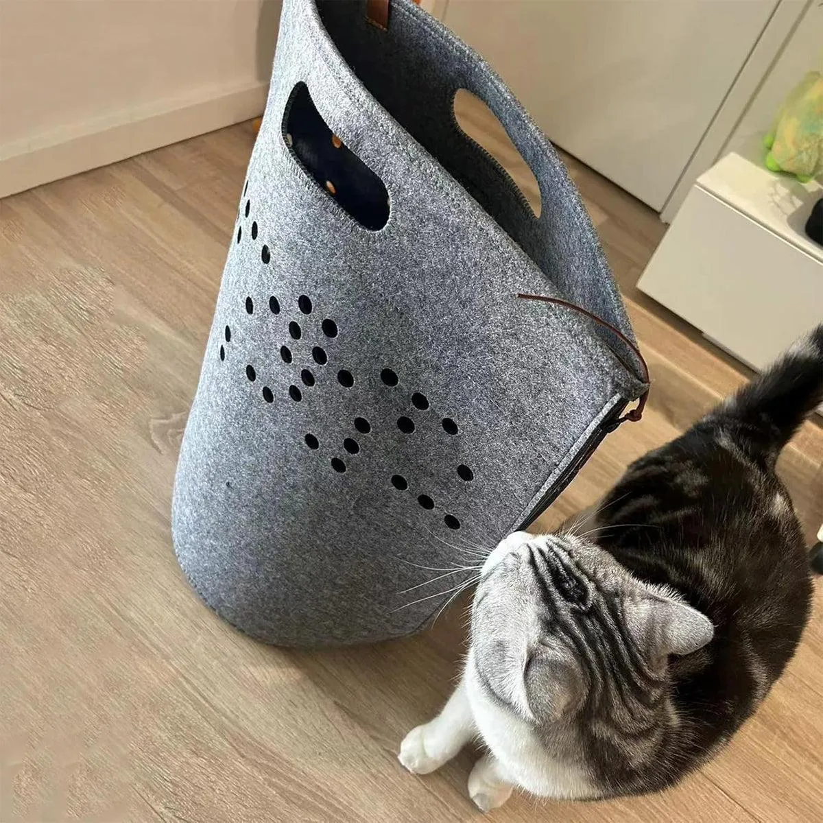 Portable Felt Cat Nest Soft Pet Bed Cat Cave for Cats and Small Pets Indoor Use