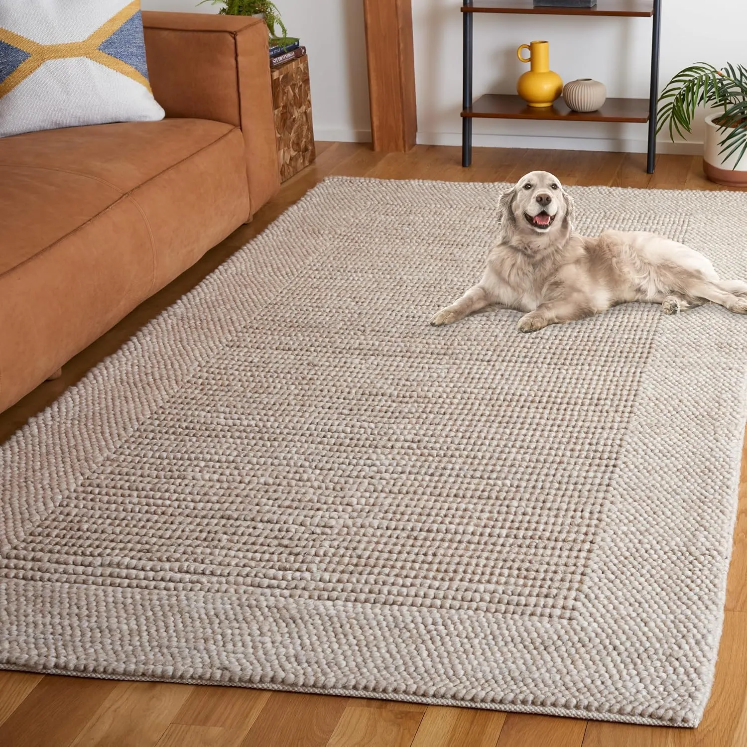 SAFAVIEH Natura Collection Area Rug - 5' x 8', Beige, Handmade Boho Farmhouse Wool, Ideal for The Living Room, Bedroom, Dining Room (NAT130B-5)