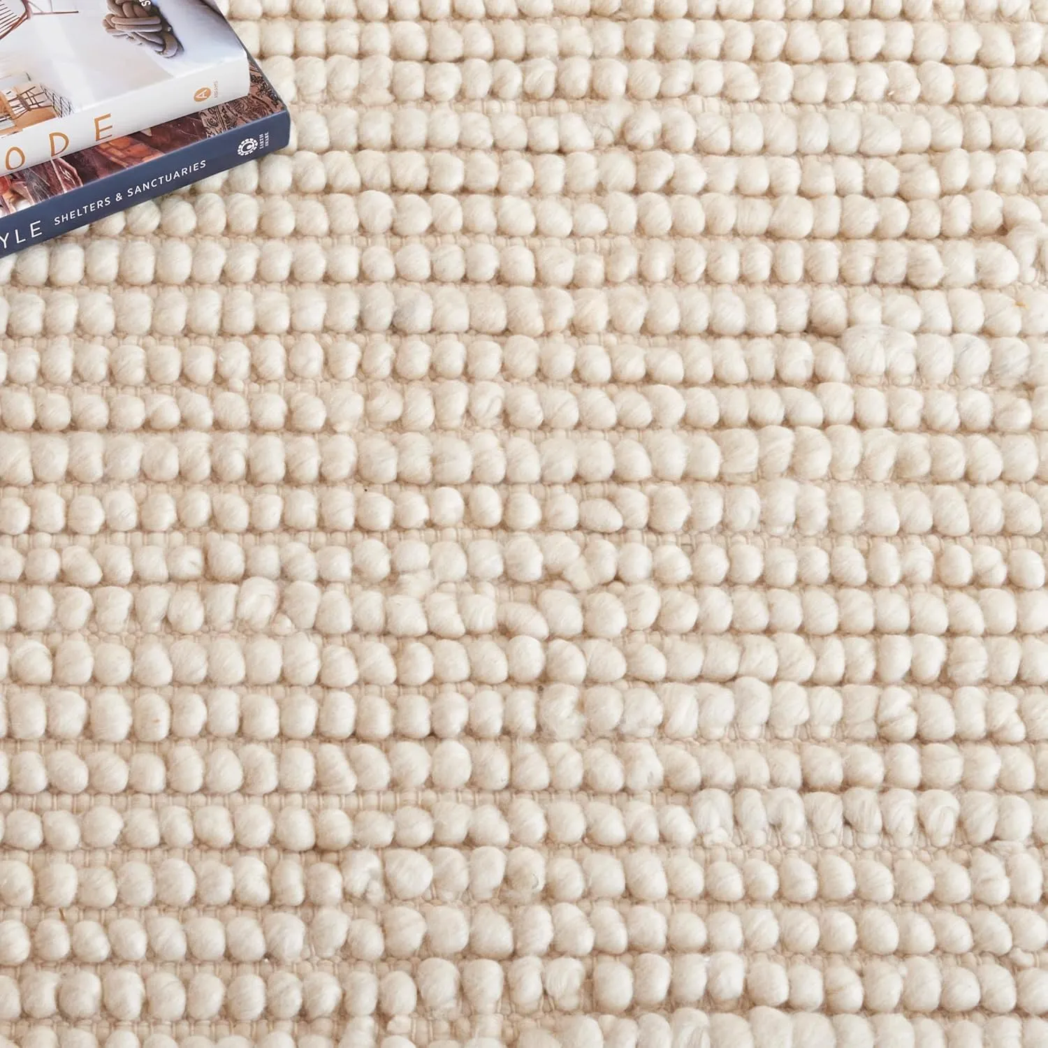SAFAVIEH Natura Collection Area Rug - 5' x 8', Ivory, Border Design, Handmade Wool, Ideal for The Living Room, Bedroom, Dining Room (NAT130A-5)