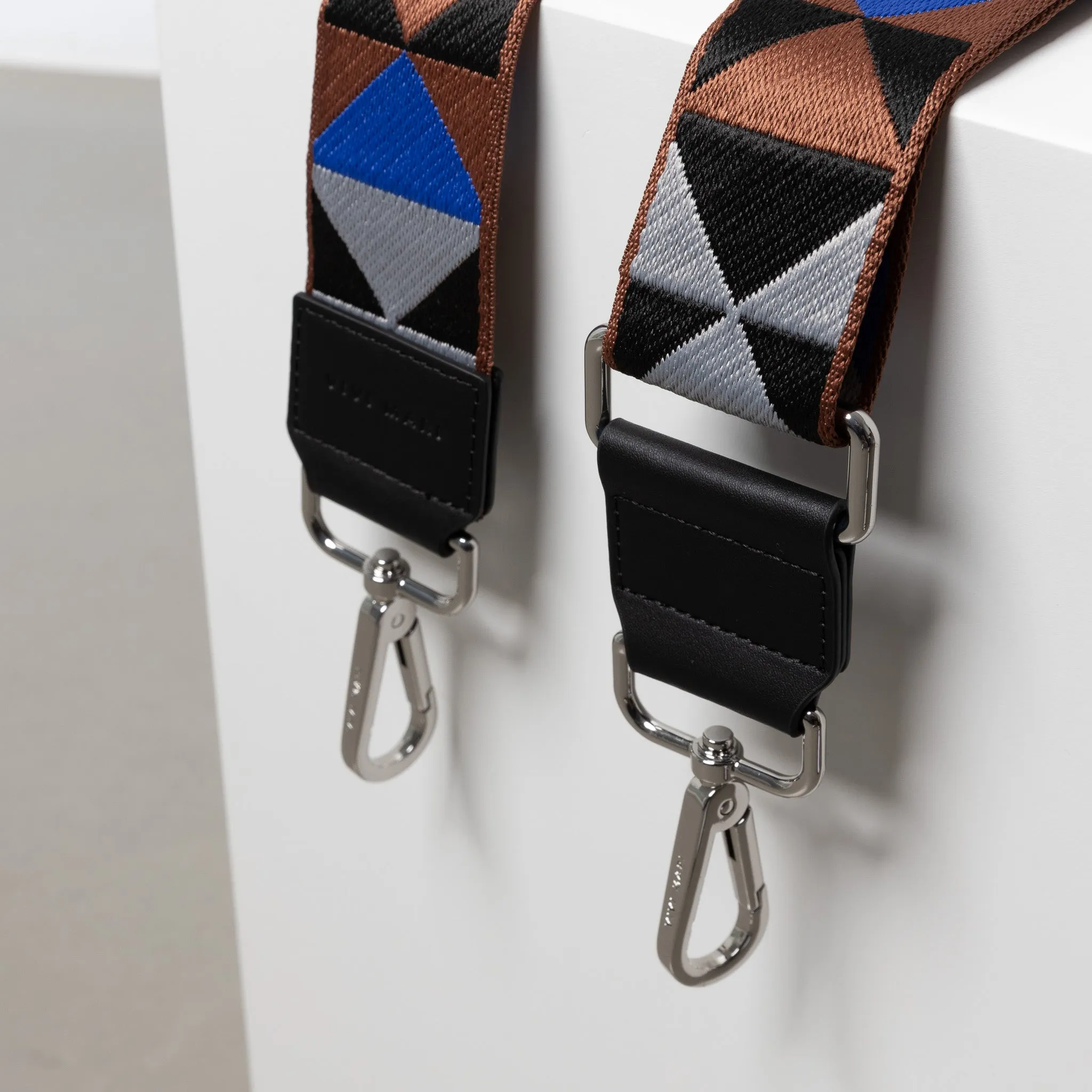 strap triangles multi tan/blue - black