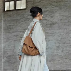 Women's soft leather handbag large capacity shoulder bag, flip cover mailman leather shoulder bag
